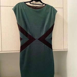 Periphery Sleeveless Green & Black Dress